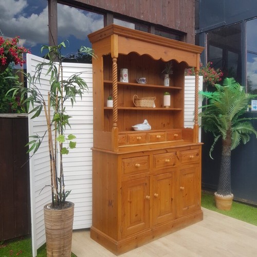 Welsh dresser rustic pine - –,