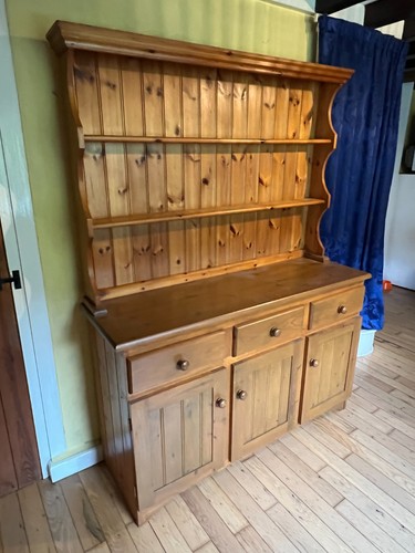 Large solid pine farmhouse - large,